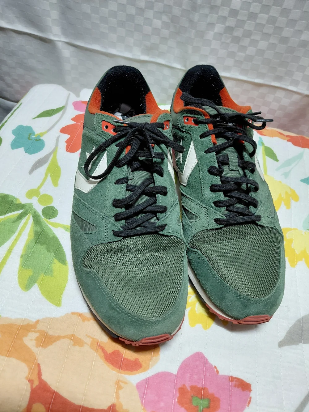 Converse Green and Orange Men's Sneakers with Black Laces - Picture 2 of 6